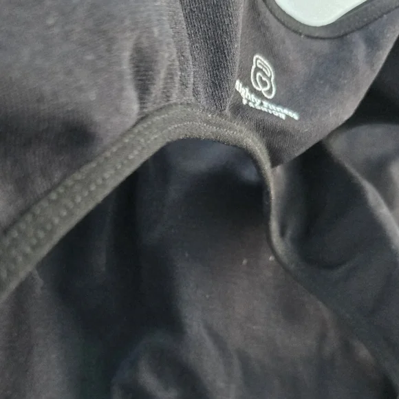 Women's Black leggings and cropped shirt size small - Picture 10 of 11